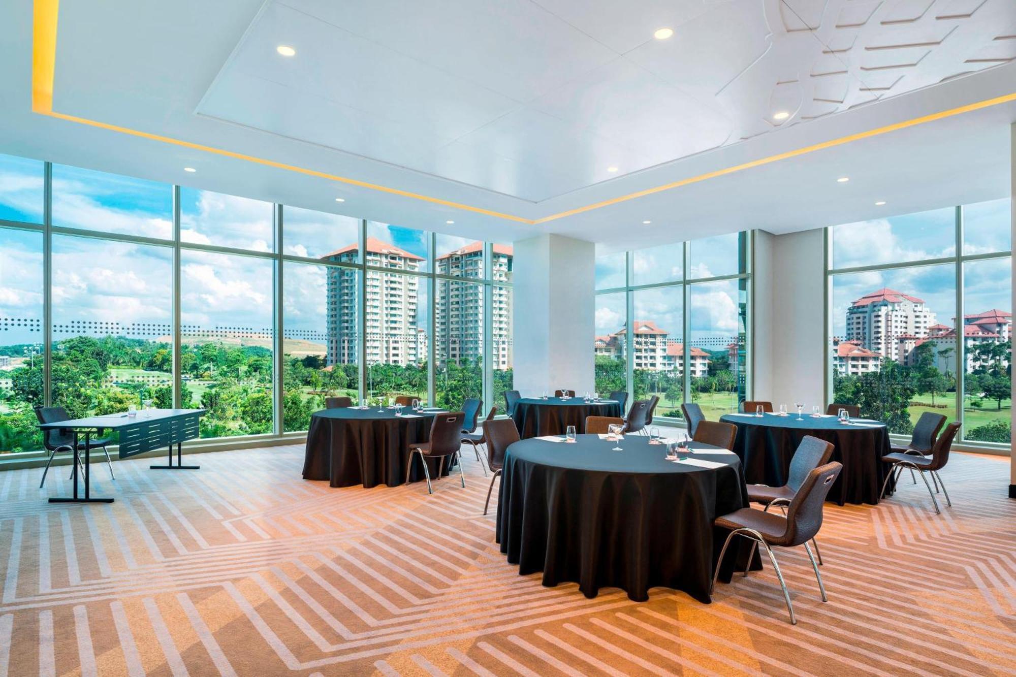 Le Meridien Putrajaya Ngoại thất bức ảnh Meeting room