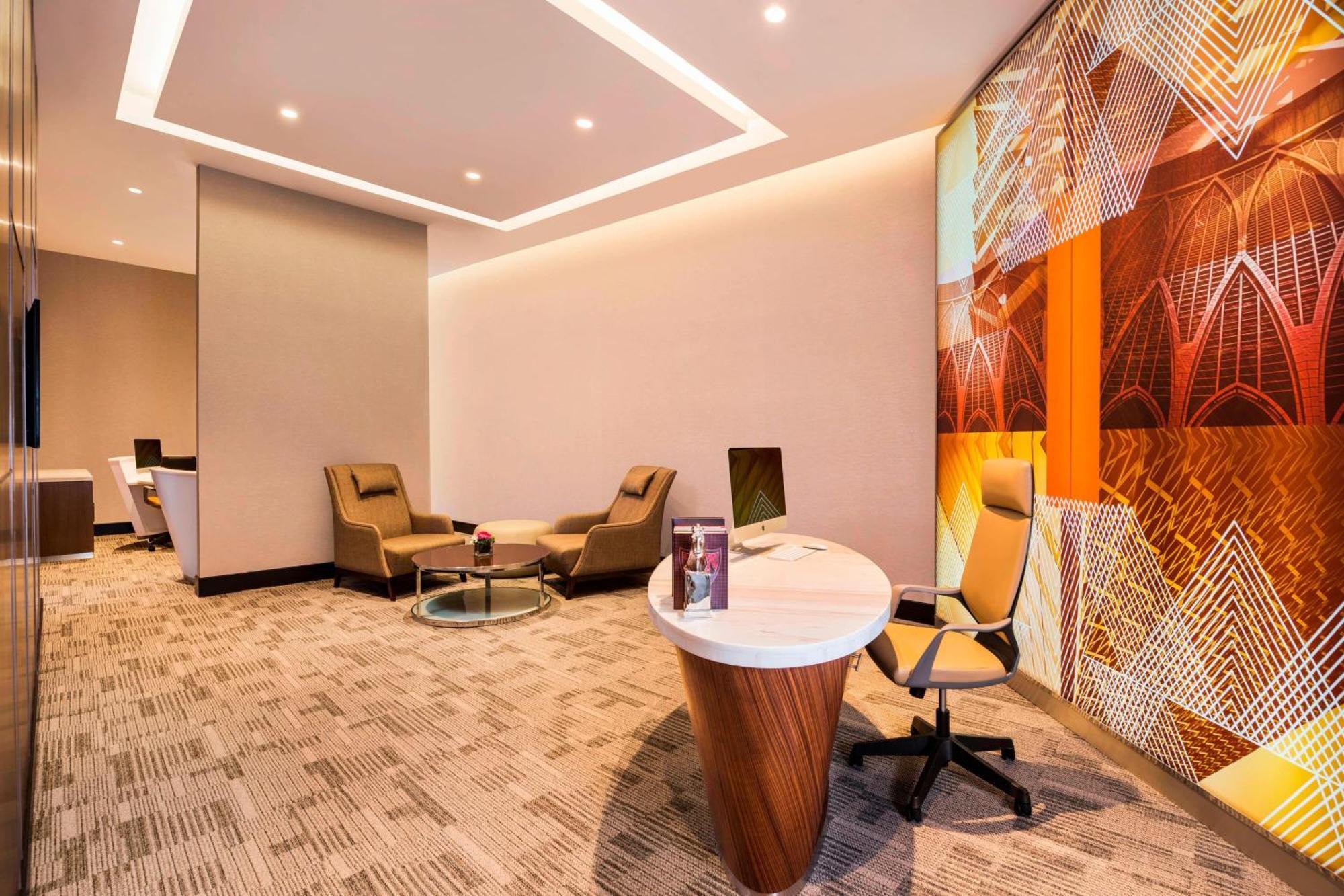 Le Meridien Putrajaya Ngoại thất bức ảnh Business Center