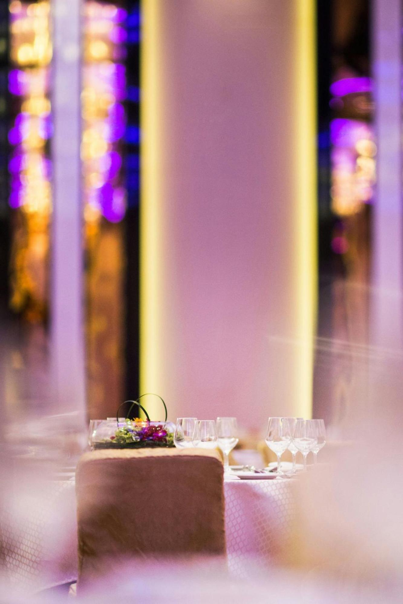Le Meridien Putrajaya Ngoại thất bức ảnh The interior of the restaurant